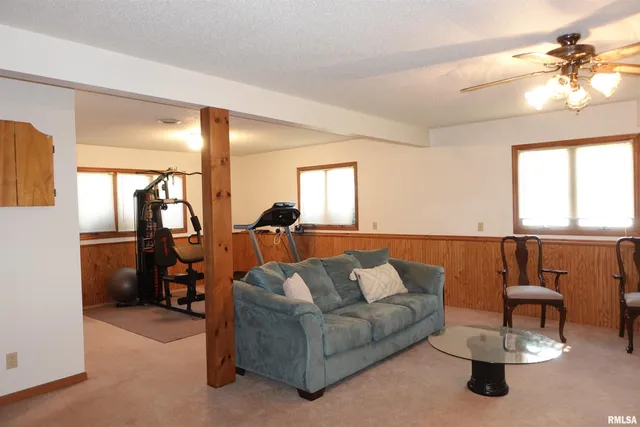 $250,000 | 2819 Montague Drive, Galesburg, IL 61401