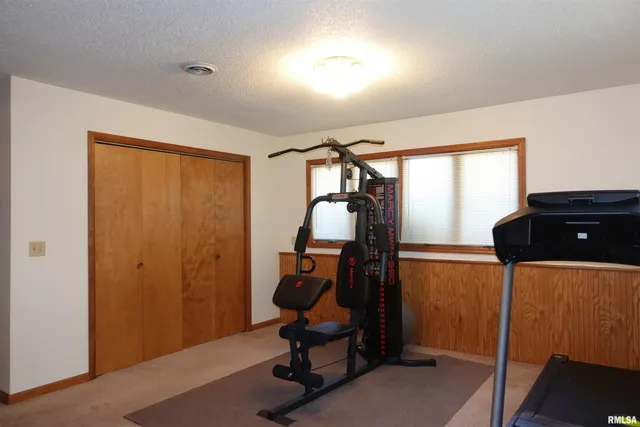 $250,000 | 2819 Montague Drive, Galesburg, IL 61401