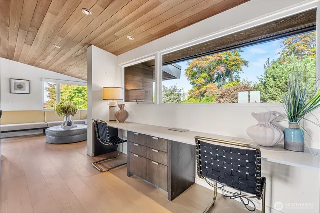 $6,780,000 | 9135 Northeast 19th Street, Clyde Hill, WA 98004