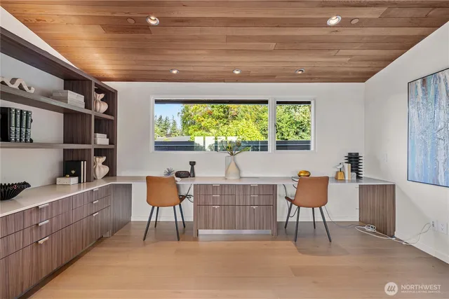 $6,780,000 | 9135 Northeast 19th Street, Clyde Hill, WA 98004