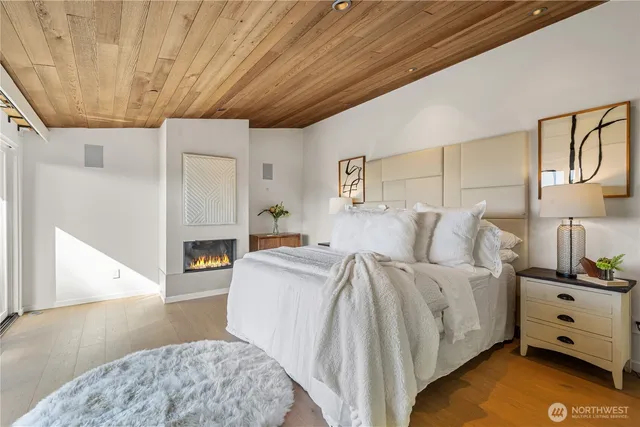 $6,780,000 | 9135 Northeast 19th Street, Clyde Hill, WA 98004