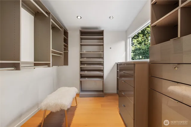 $6,780,000 | 9135 Northeast 19th Street, Clyde Hill, WA 98004