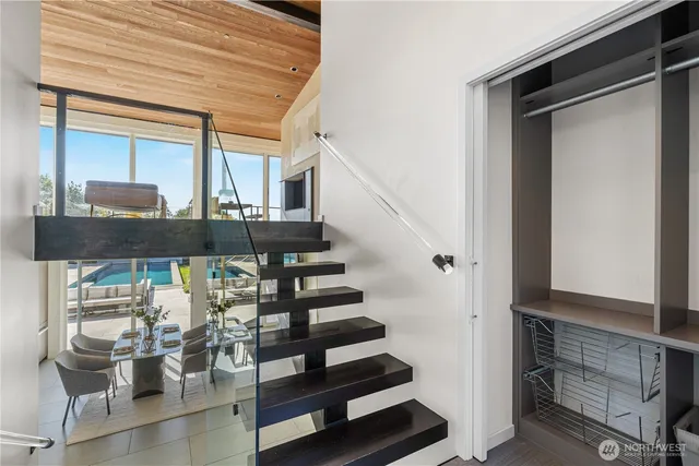 $6,780,000 | 9135 Northeast 19th Street, Clyde Hill, WA 98004