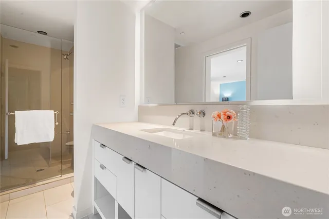 $6,780,000 | 9135 Northeast 19th Street, Clyde Hill, WA 98004