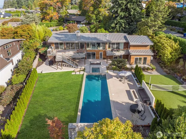 $6,780,000 | 9135 Northeast 19th Street, Clyde Hill, WA 98004