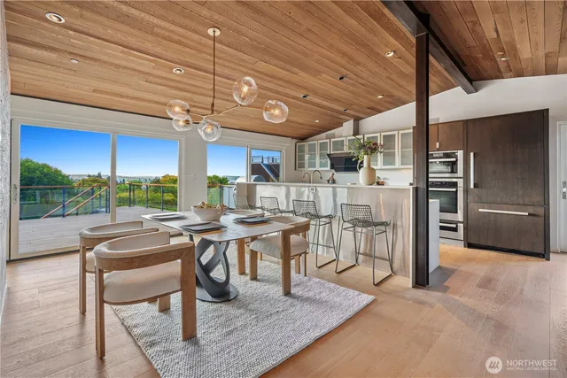 $6,780,000 | 9135 Northeast 19th Street, Clyde Hill, WA 98004