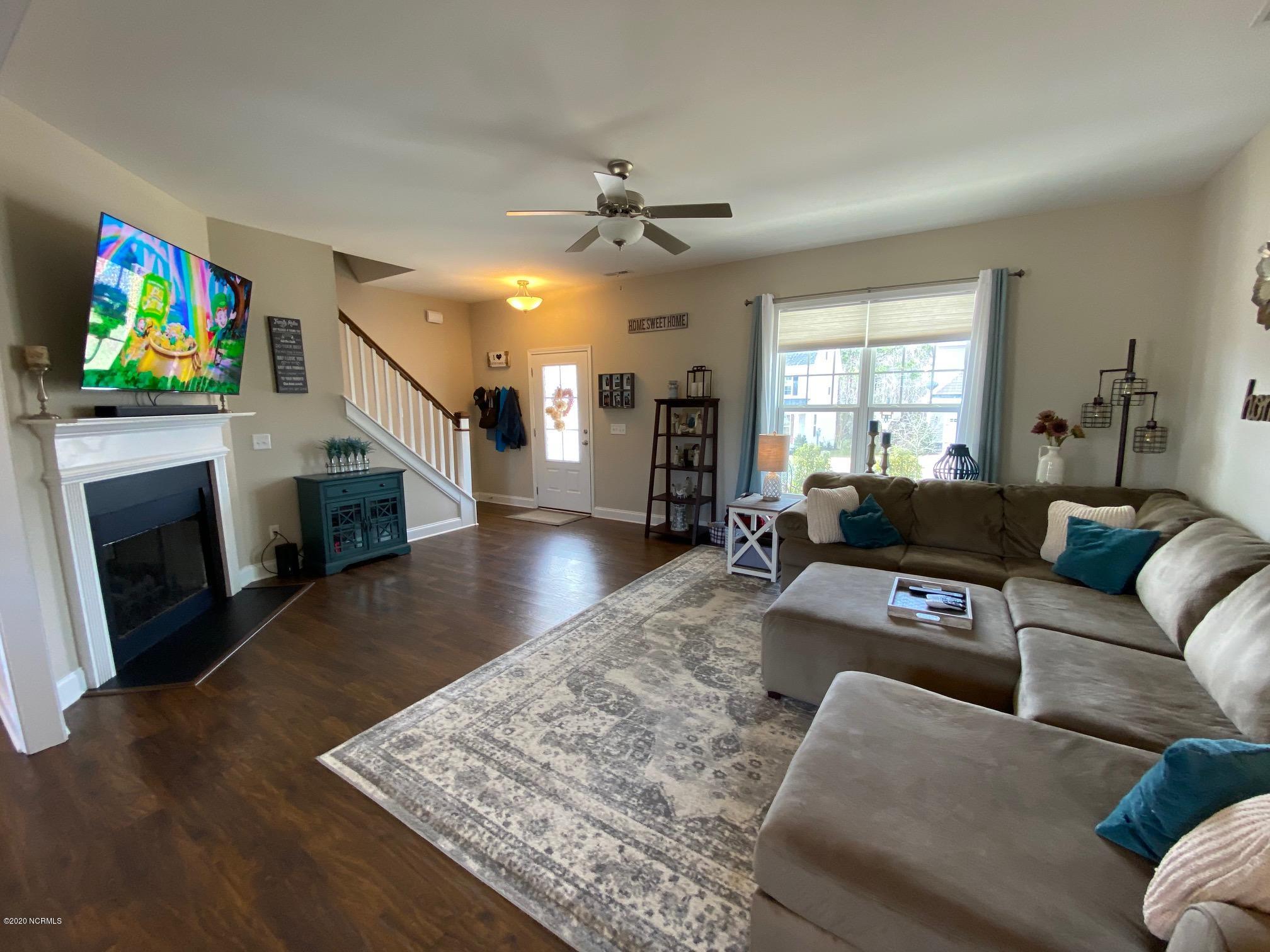 808 Rosedale Drive Hampstead, NC 28443 - Photo 2 of 23 IMG_3023