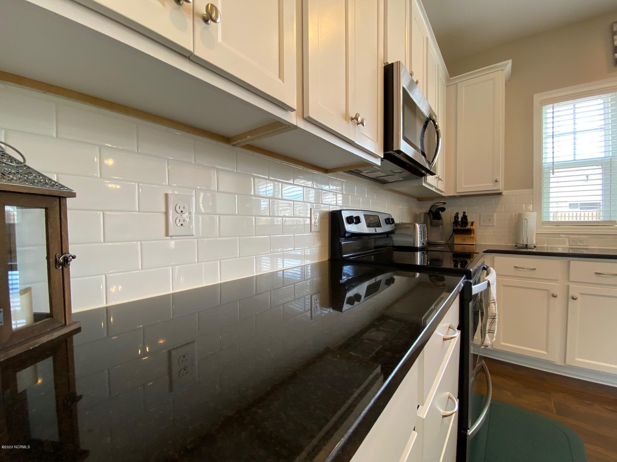 808 Rosedale Drive Hampstead, NC 28443 - Photo 6 of 23 IMG_3038