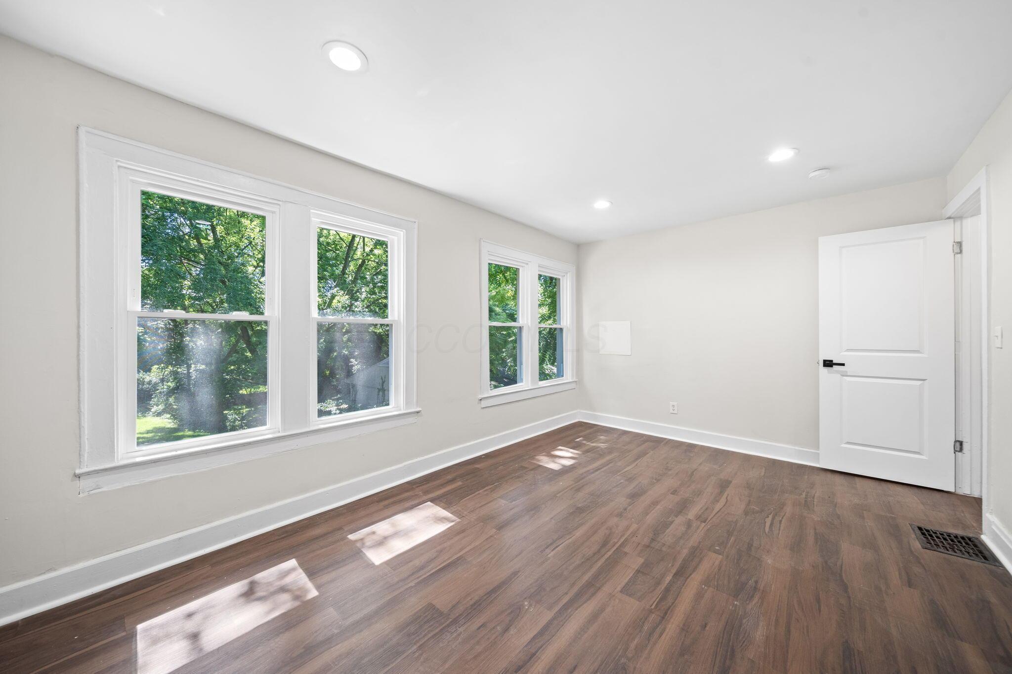 984 North Nelson Road Columbus, OH 43219 - Photo 25 of 39 49-web-or-mls-DSC08799