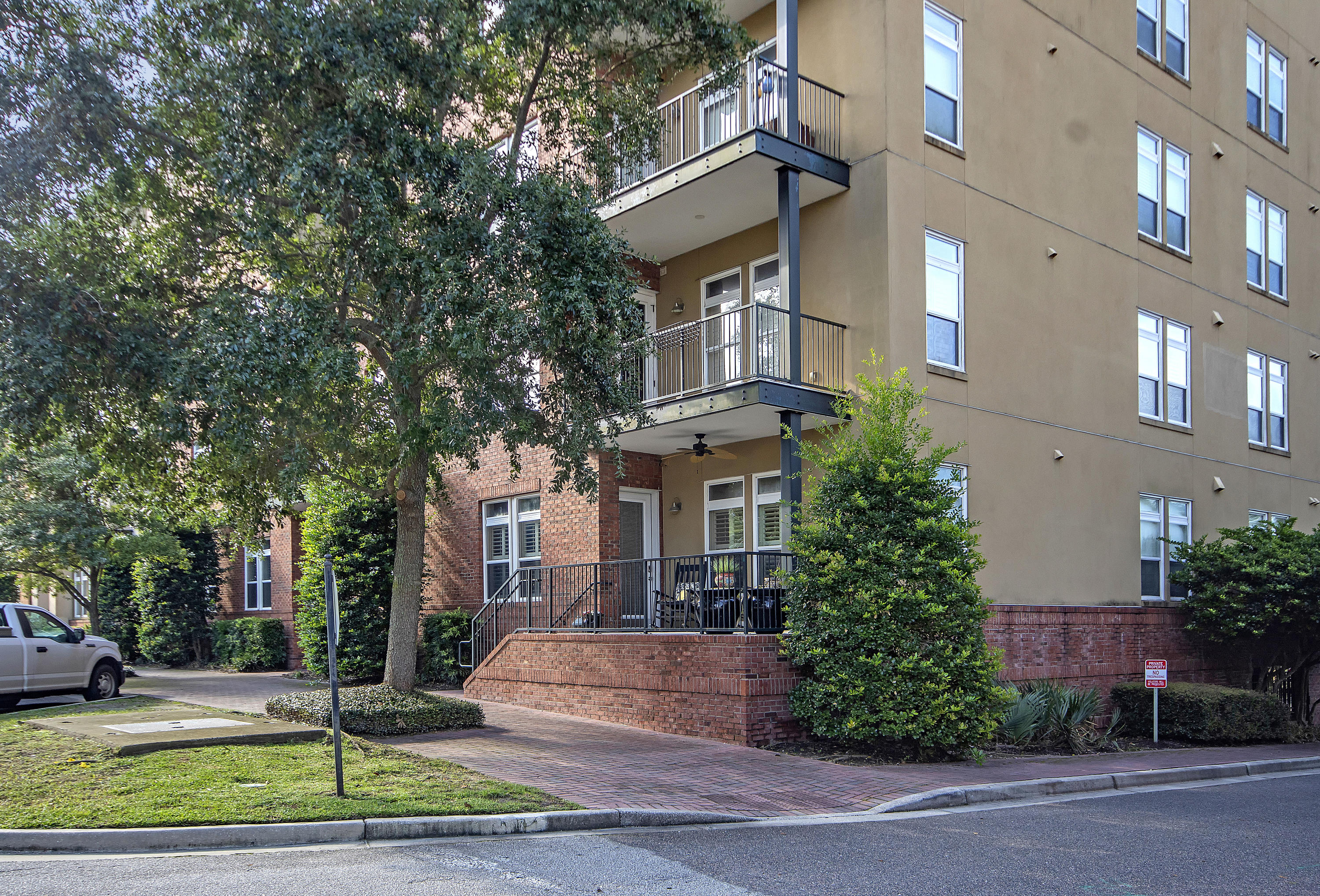 135 Pier View Street, Unit 101 Charleston, SC 29492 - Photo 12 of 45 Corner Unit