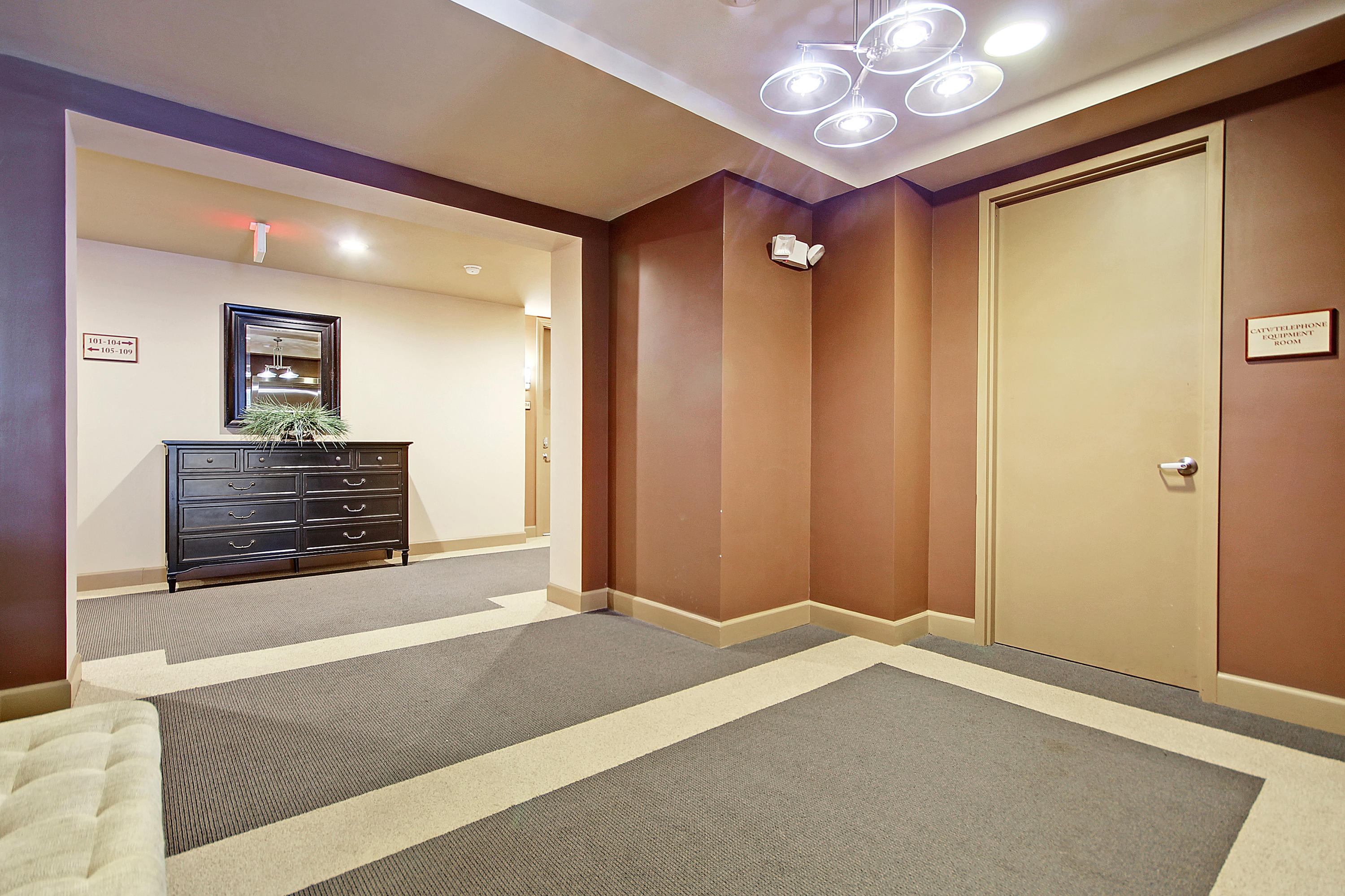 135 Pier View Street, Unit 101 Charleston, SC 29492 - Photo 31 of 45 Hallway Entrance