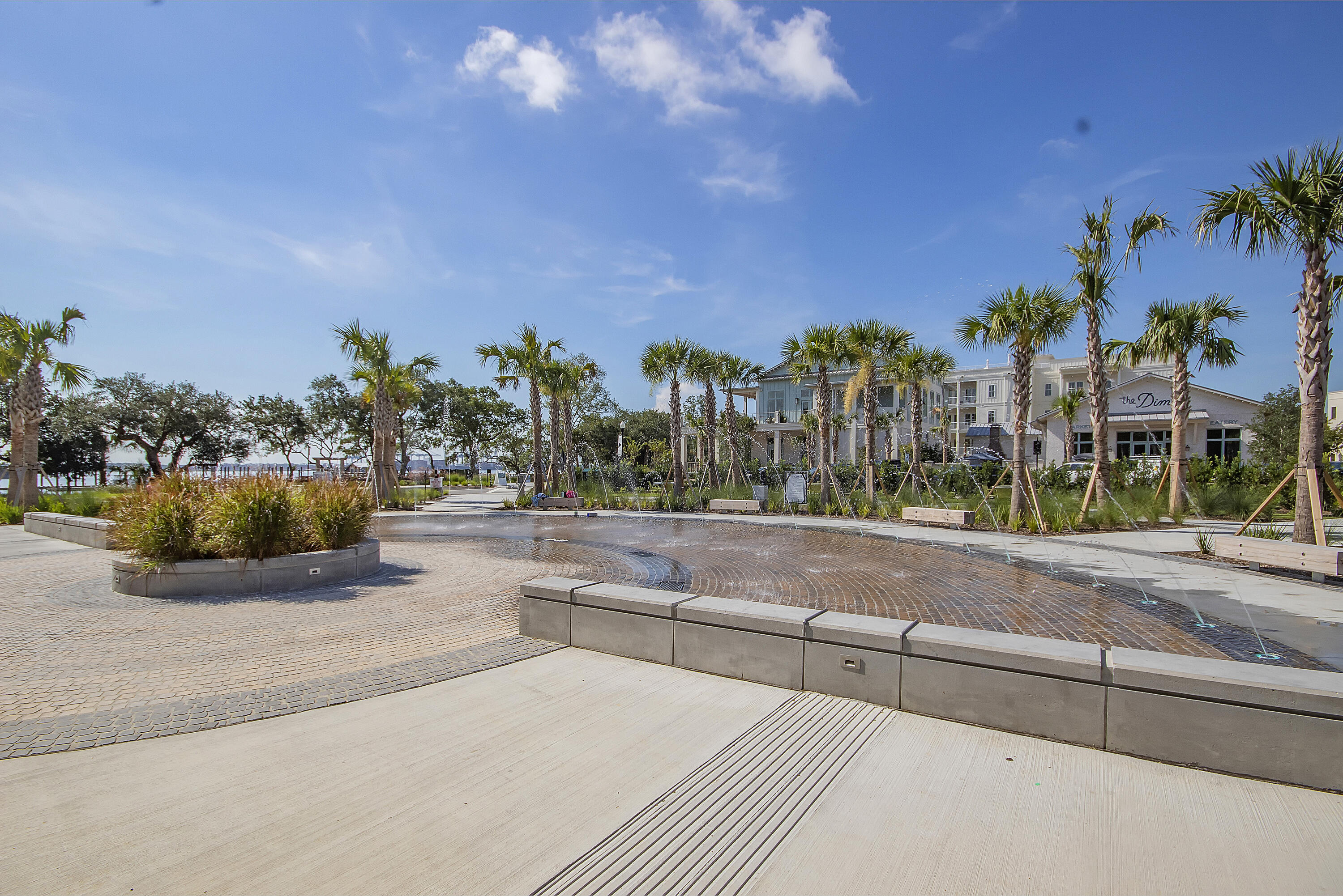 135 Pier View Street, Unit 101 Charleston, SC 29492 - Photo 38 of 45 Fountains at Waterfront Park