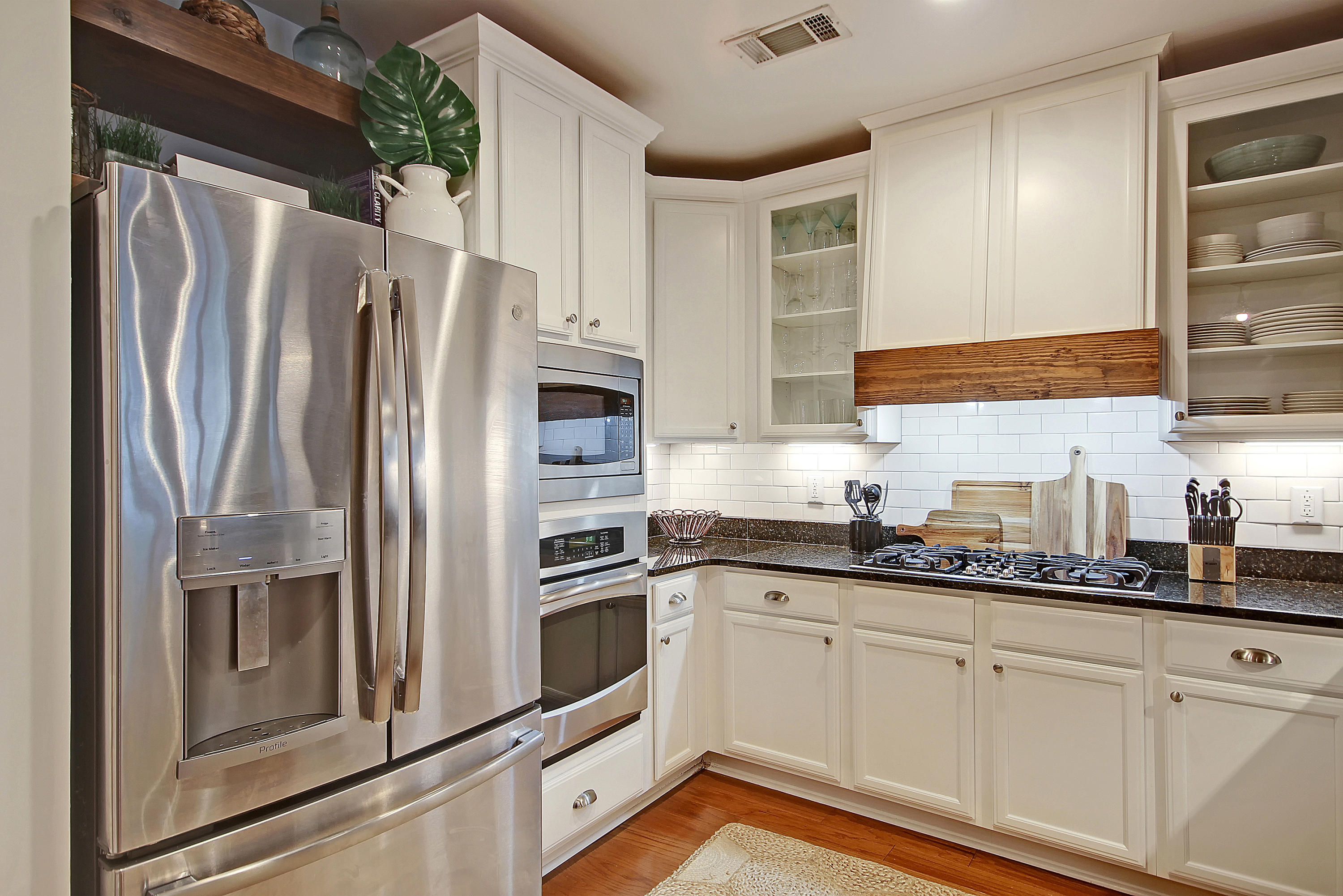 135 Pier View Street, Unit 101 Charleston, SC 29492 - Photo 4 of 45 Tall White Cabinets!