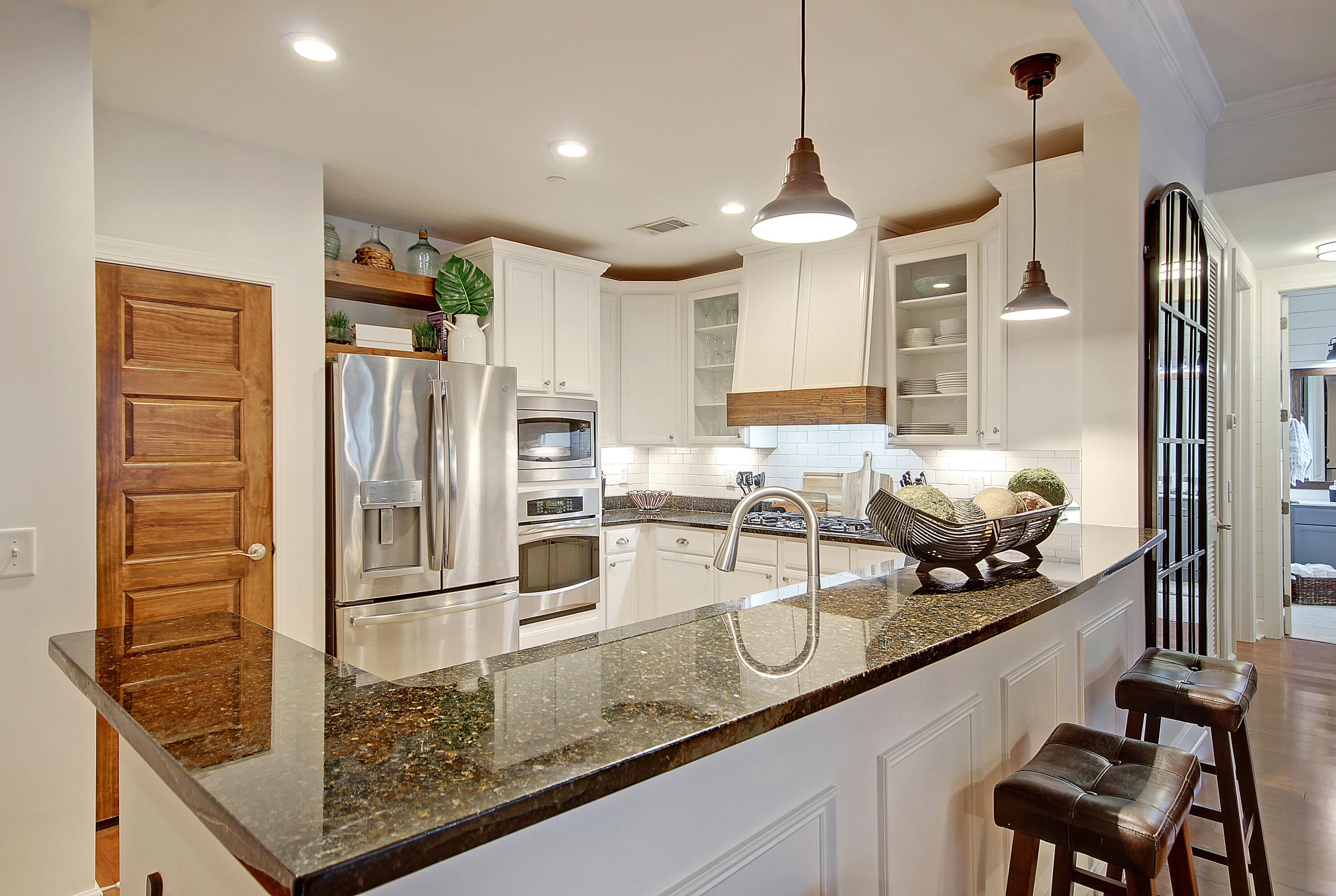 135 Pier View Street, Unit 101 Charleston, SC 29492 - Photo 6 of 45 Pendant Lighting!