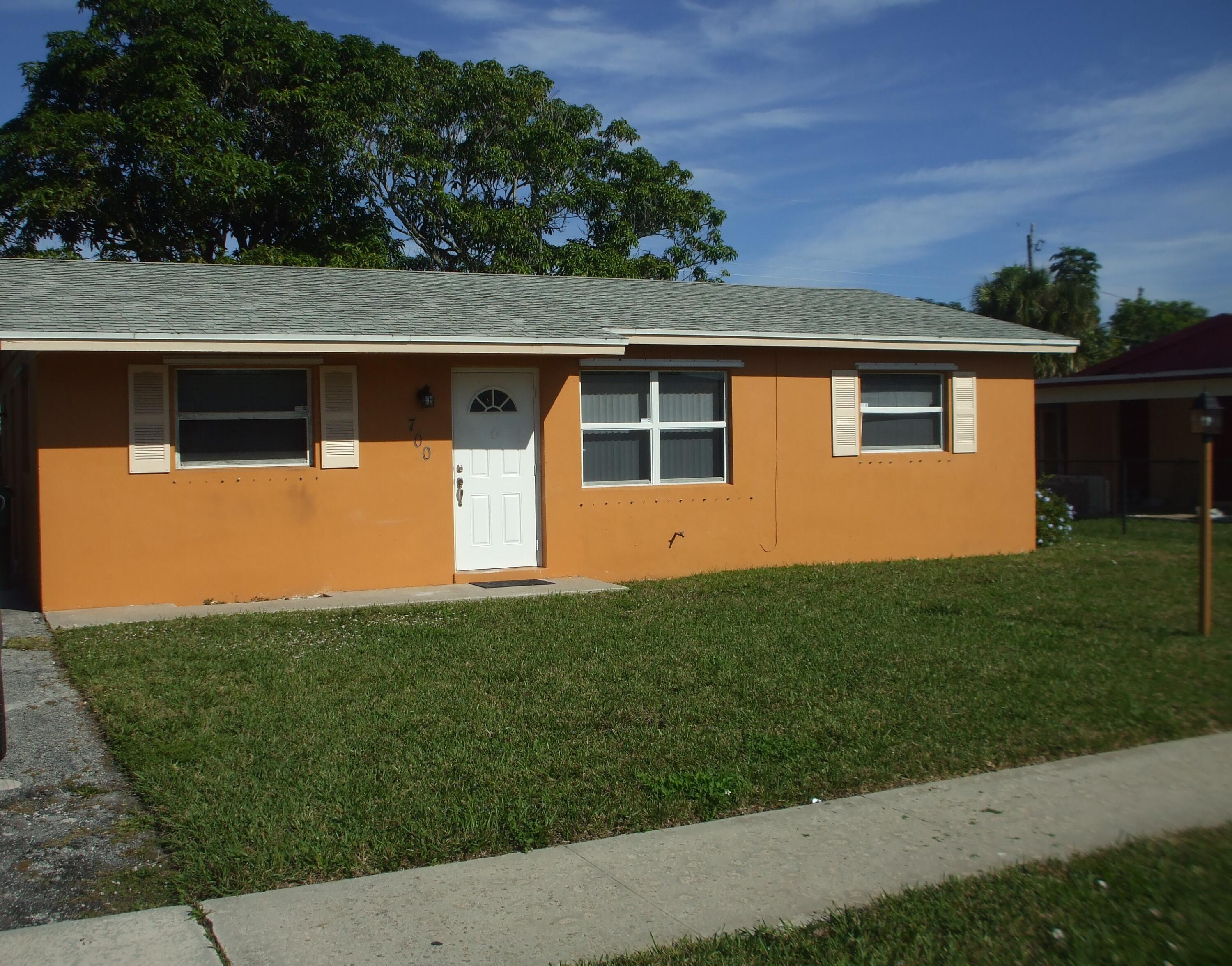 700 West 35th Street Riviera Beach, FL 33404 - Photo 1 of 17 Front