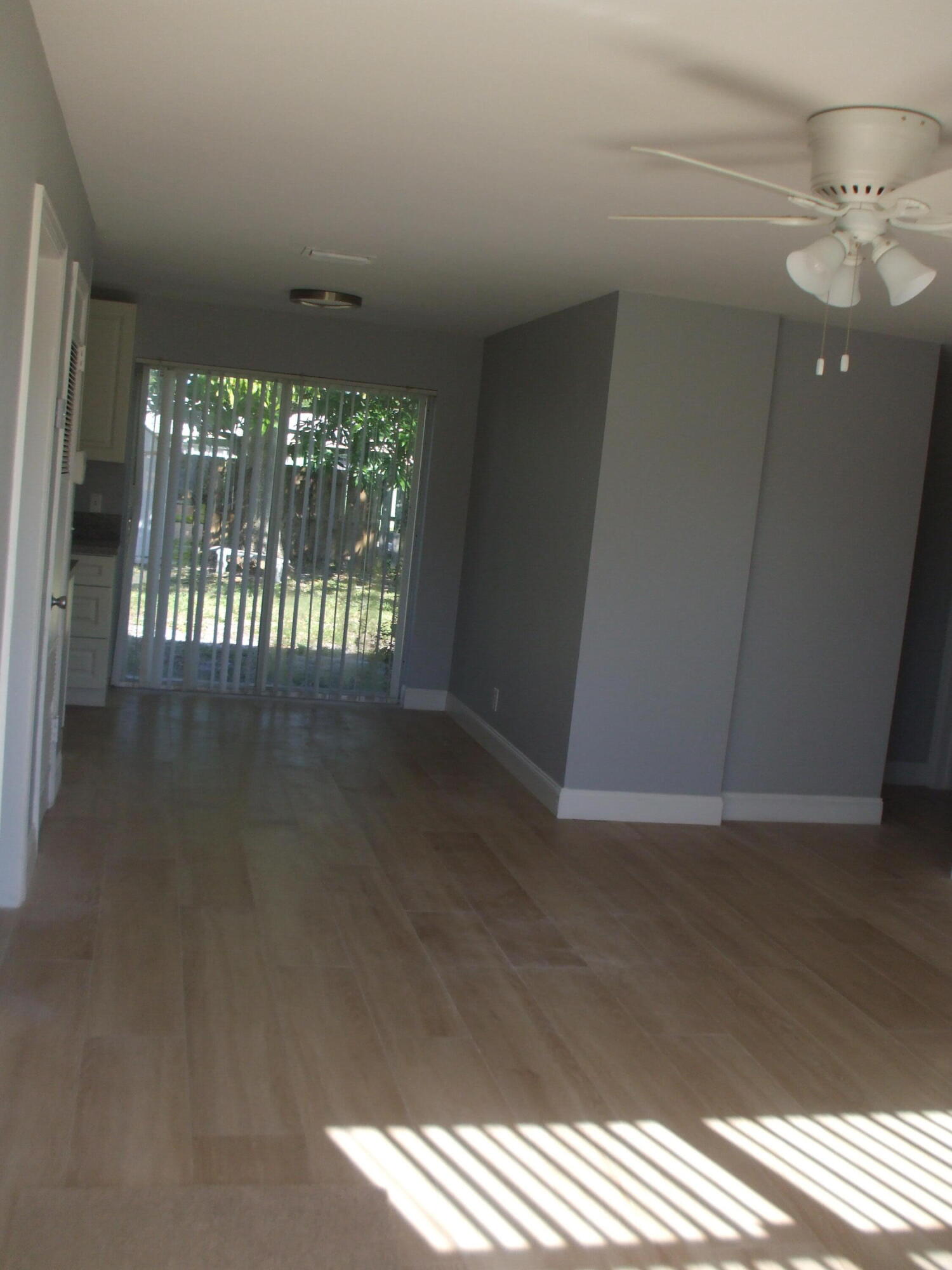 700 West 35th Street Riviera Beach, FL 33404 - Photo 4 of 17 DSCF4876
