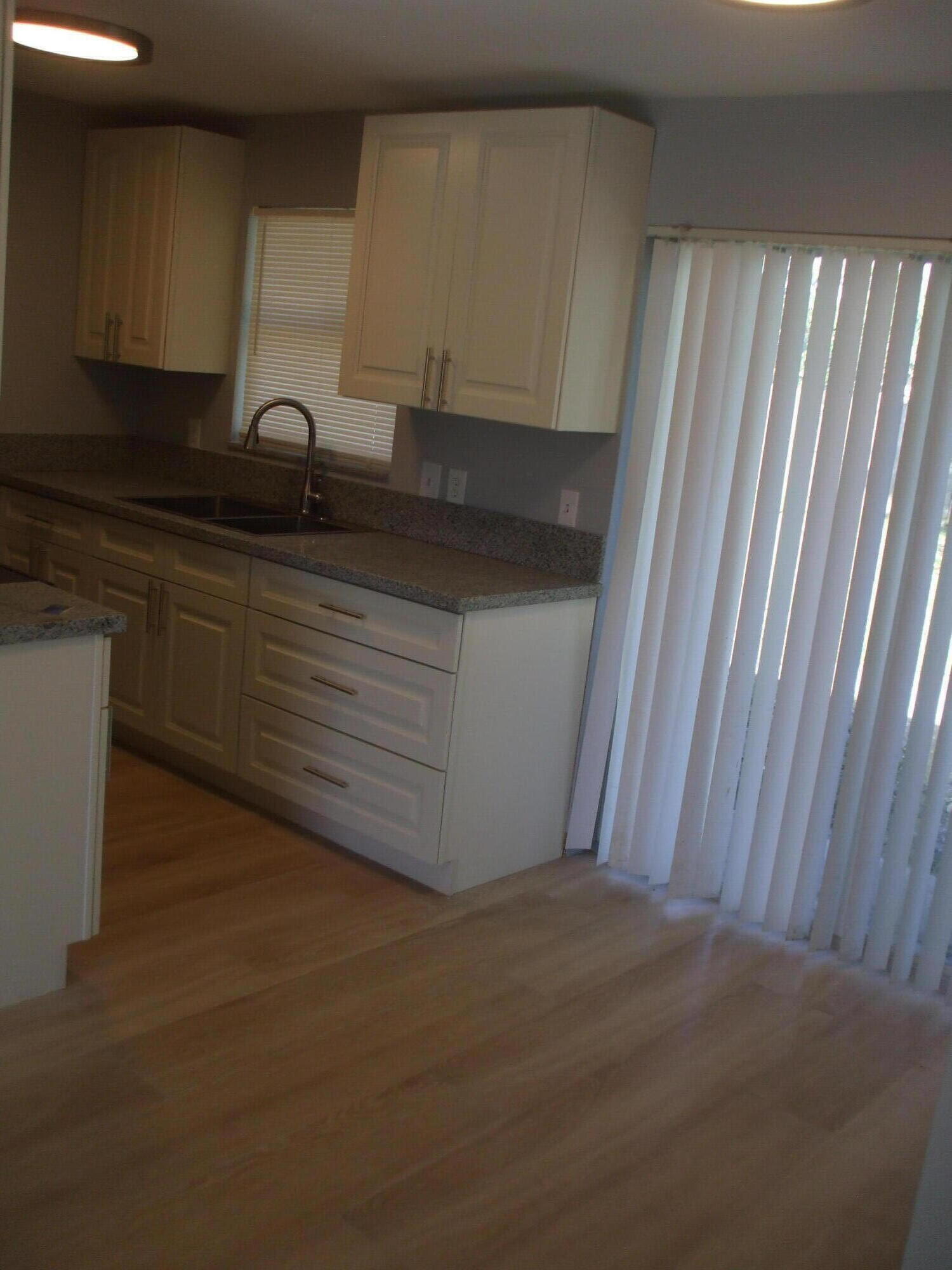 700 West 35th Street Riviera Beach, FL 33404 - Photo 5 of 17 DSCF4874