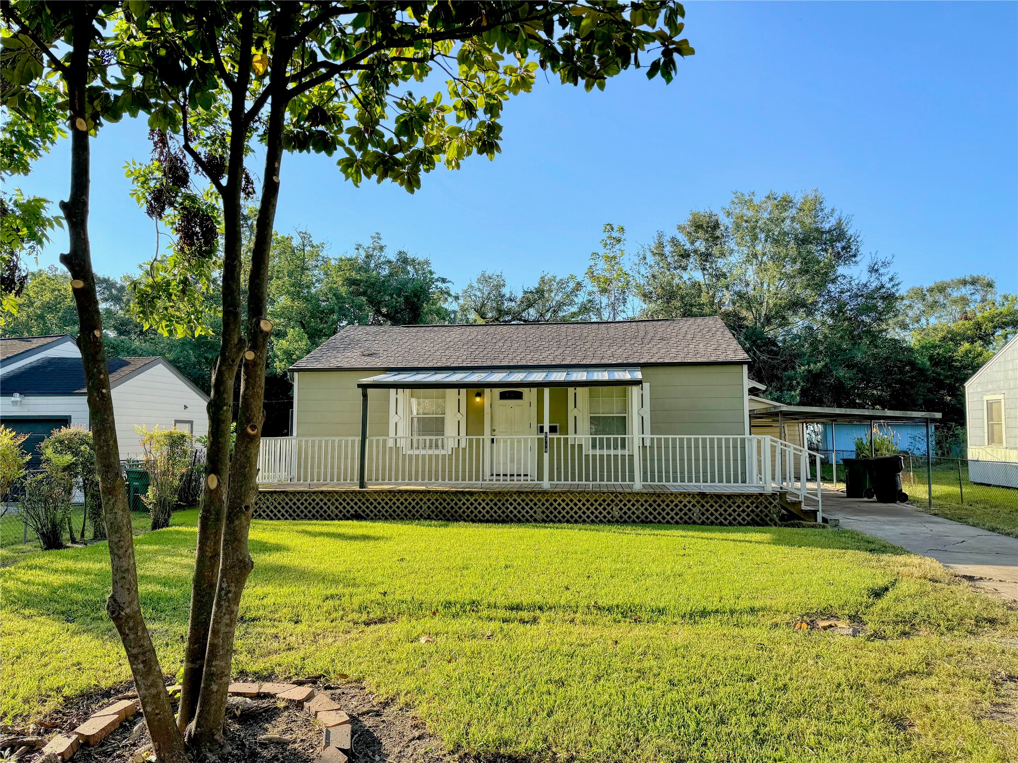 6714 Dillon Street Houston, TX 77061 - Photo 2 of 20 a view of a house with backyard