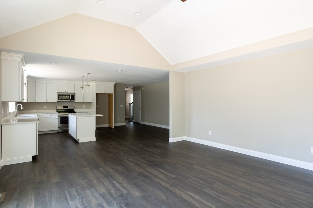 11 Katlyn Circle, Unit 12 Rochester, MA 02770 - Photo 9 of 36 Gallery Image 9