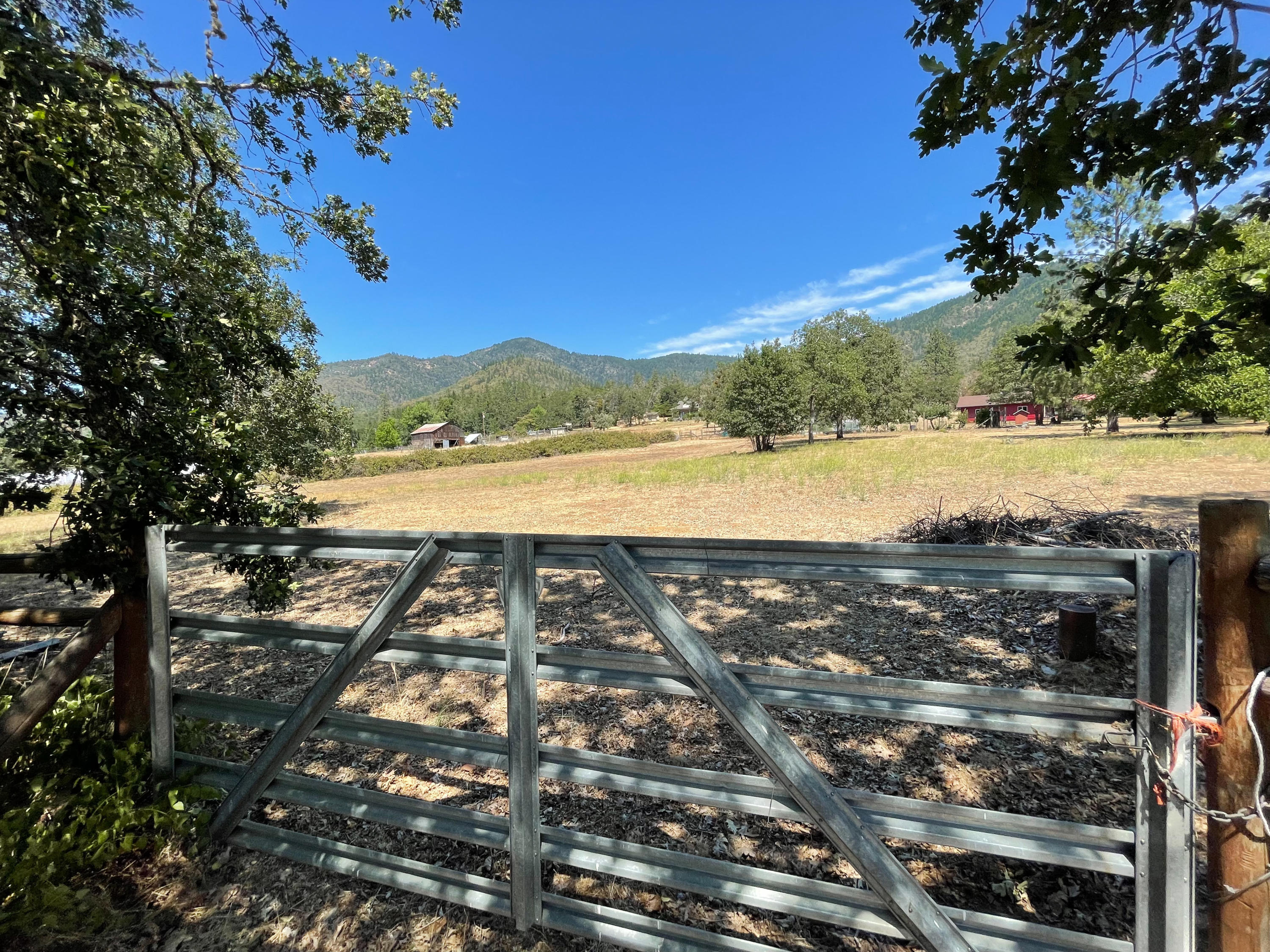 9222 North Applegate Road Grants Pass, OR 97527 - Photo 24 of 30 back pasture