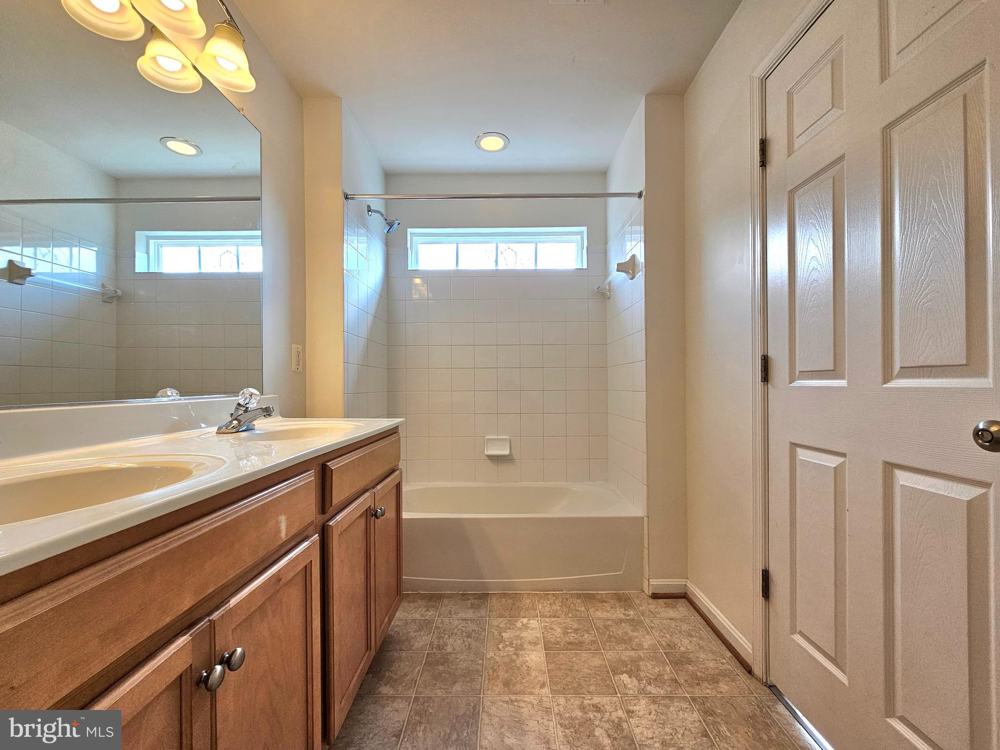 15328 Elizabeth Burbage Loop Woodbridge, VA 22191 - Photo 18 of 34