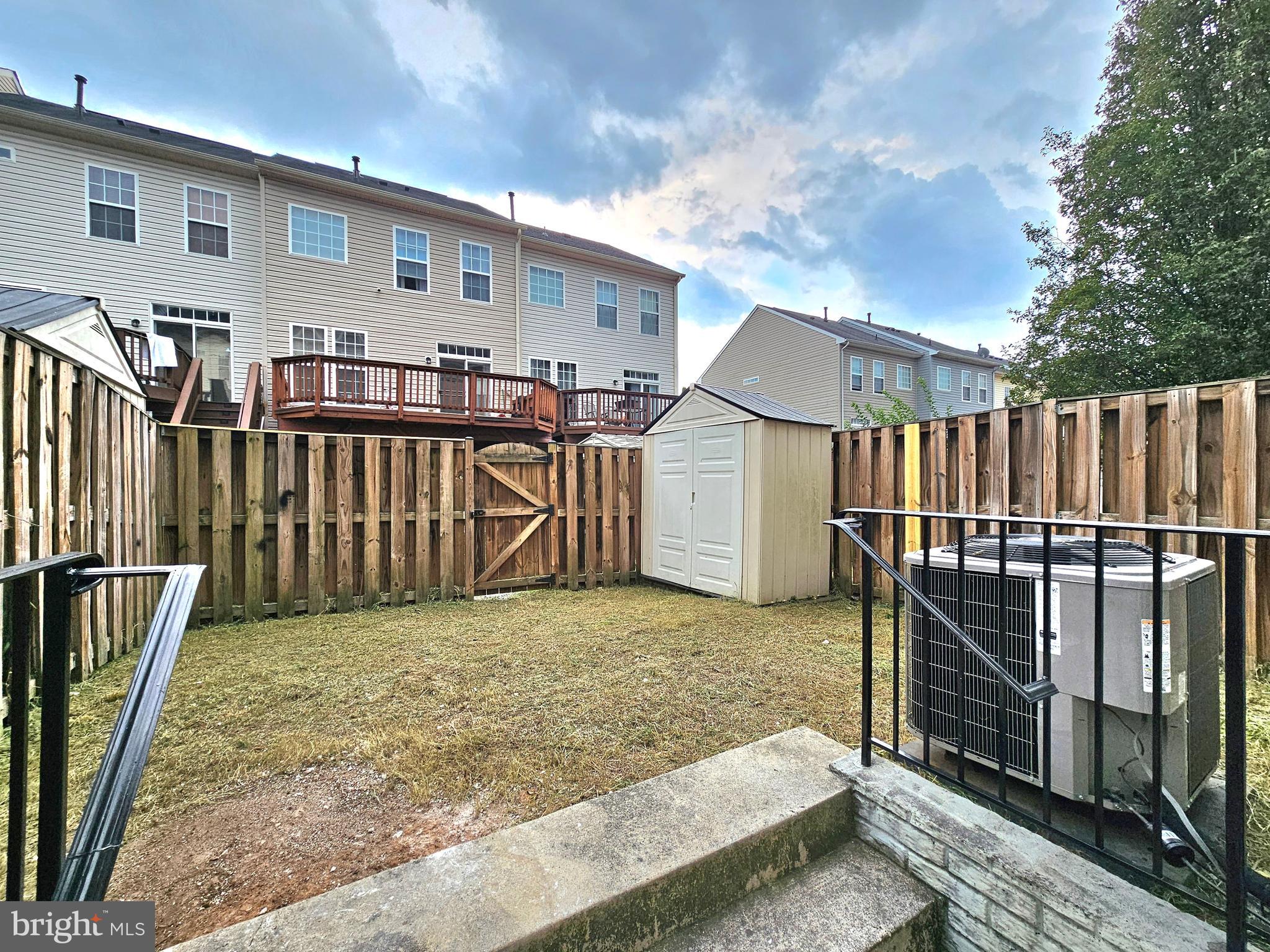 15328 Elizabeth Burbage Loop Woodbridge, VA 22191 - Photo 32 of 34