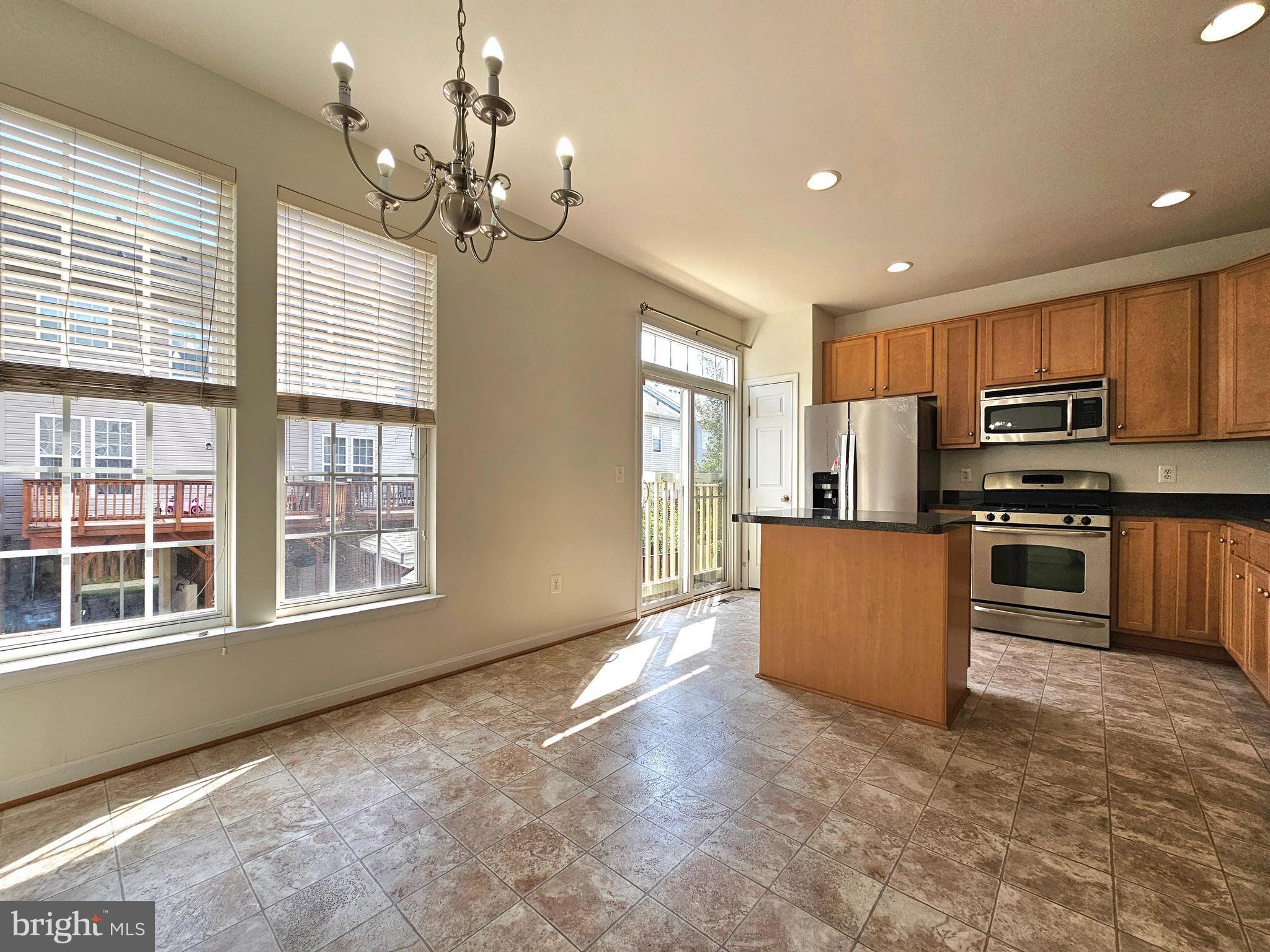15328 Elizabeth Burbage Loop Woodbridge, VA 22191 - Photo 7 of 34
