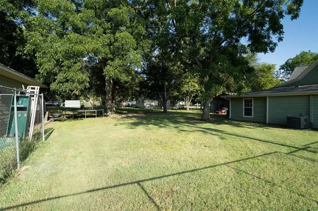 $279,900 | 801 North Main Street, Tioga, TX 76271