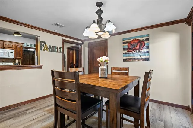 $279,900 | 801 North Main Street, Tioga, TX 76271