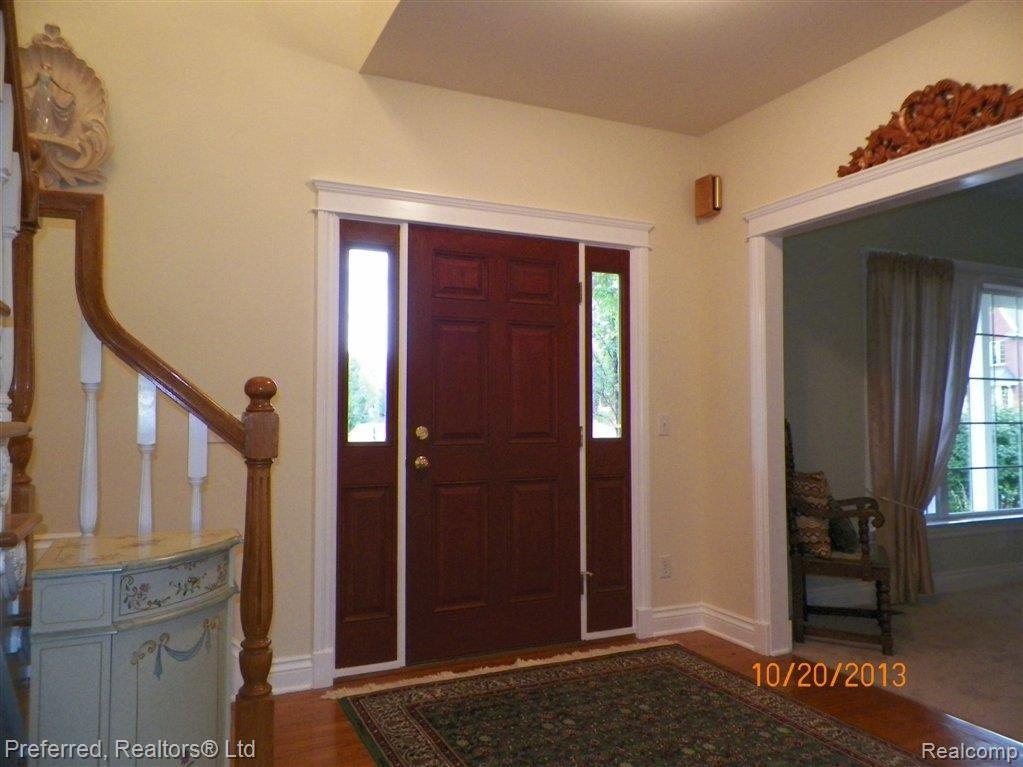 11180 Rivendell Court Pinckney, MI 48169 - Photo 18 of 35 Fabulous Foyer!