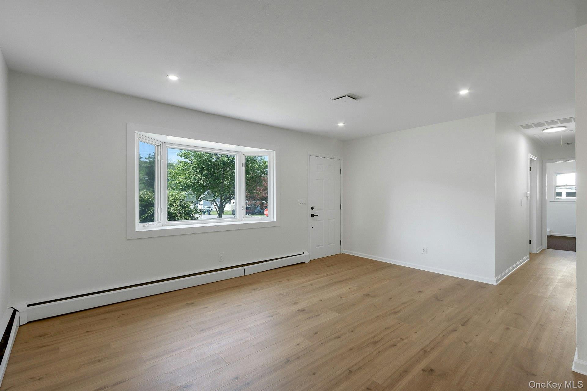 3 Ritter Drive Poughkeepsie, NY 12601 - Photo 7 of 49 Living room