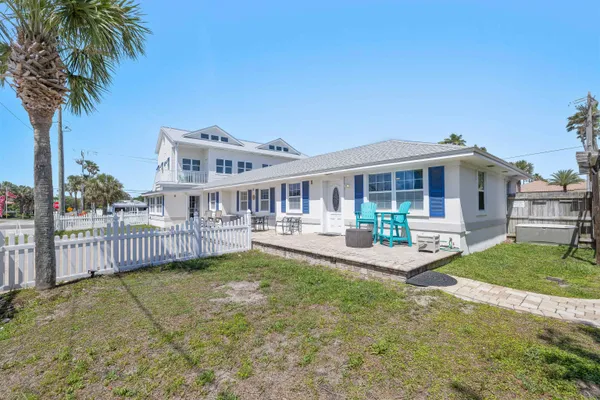 a house view with a outdoor space