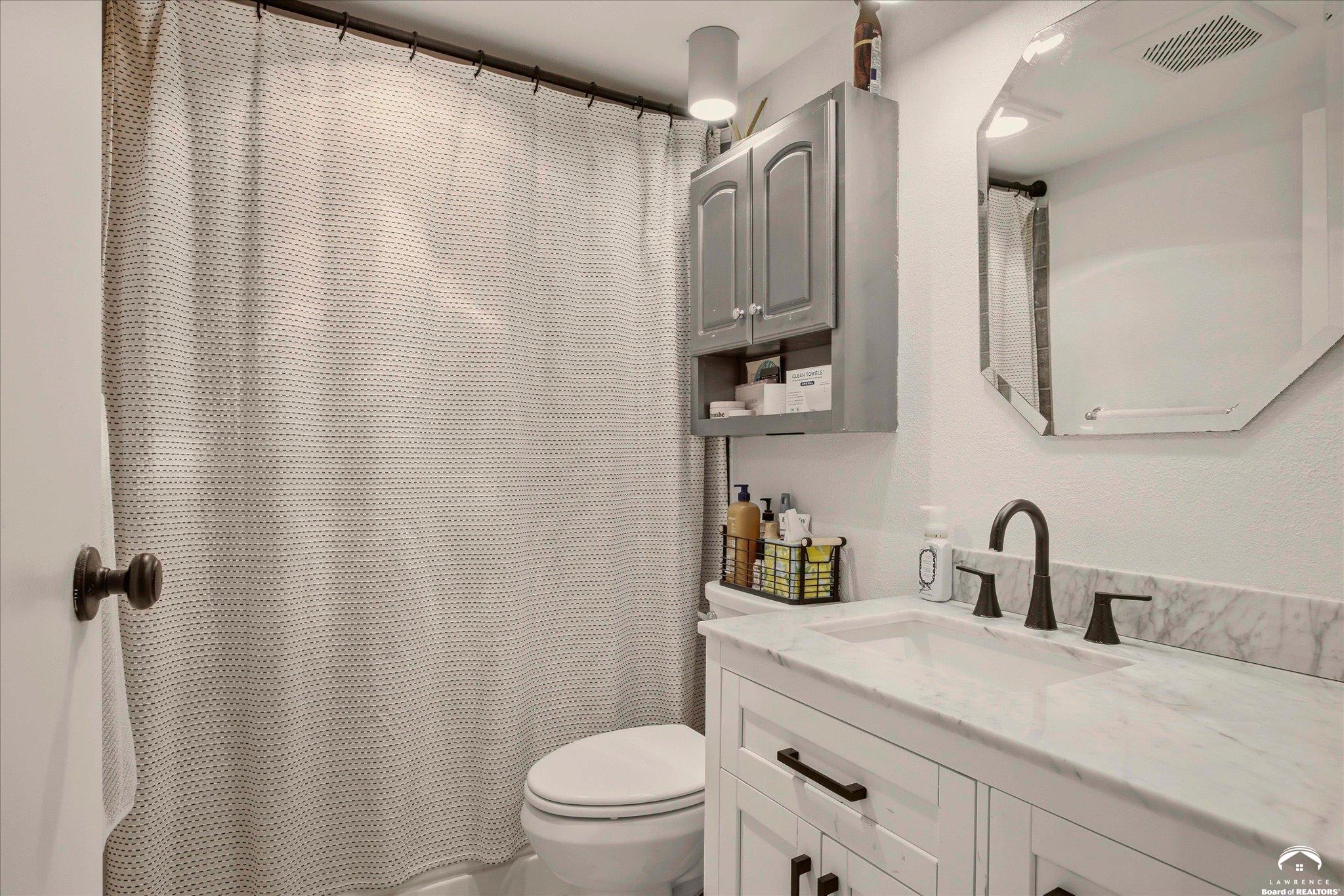 978 East 1587th Road Lawrence, KS 66046 - Photo 16 of 48 Gallery Image 16