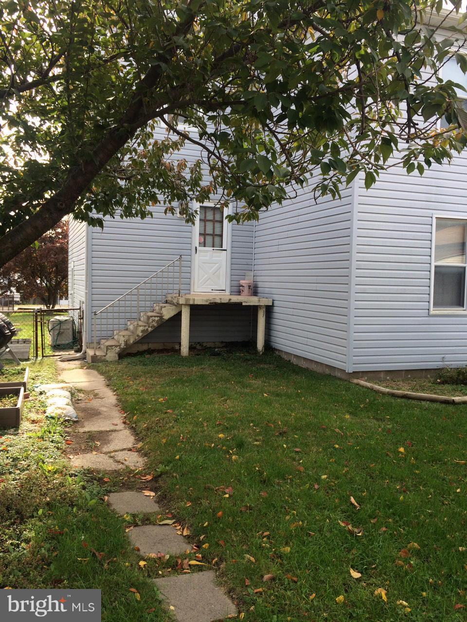 6904 Sollers Point Road Baltimore, MD 21222 - Photo 8 of 8 Exterior (Rear)