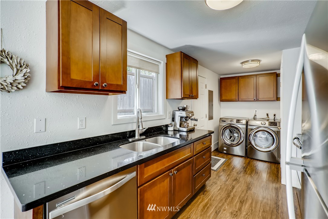 1910 Southwest Brandon Street Seattle, WA 98106 - Photo 11 of 27 Gallery Image 11