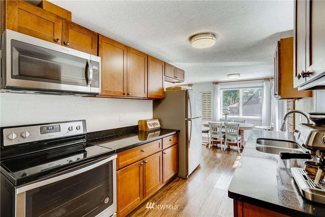 1910 Southwest Brandon Street Seattle, WA 98106 - Photo 13 of 27 Gallery Image 13