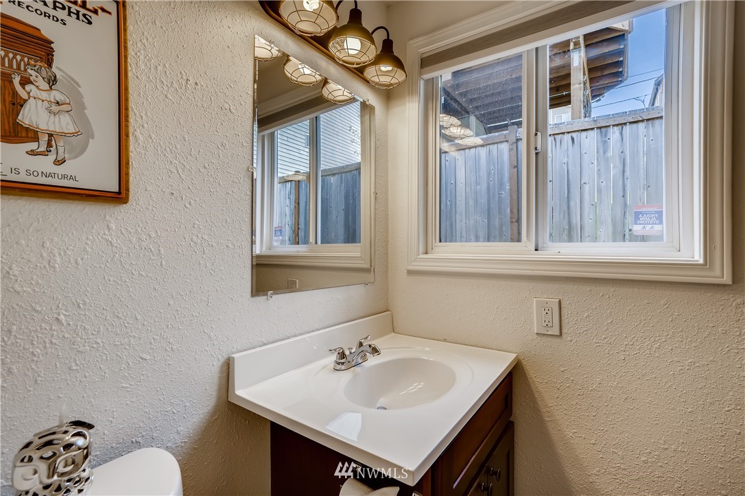 1910 Southwest Brandon Street Seattle, WA 98106 - Photo 17 of 27 Gallery Image 17