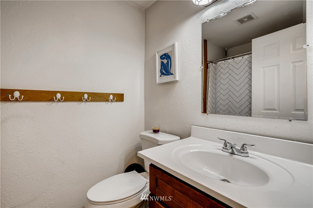 1910 Southwest Brandon Street Seattle, WA 98106 - Photo 20 of 27 Gallery Image 20