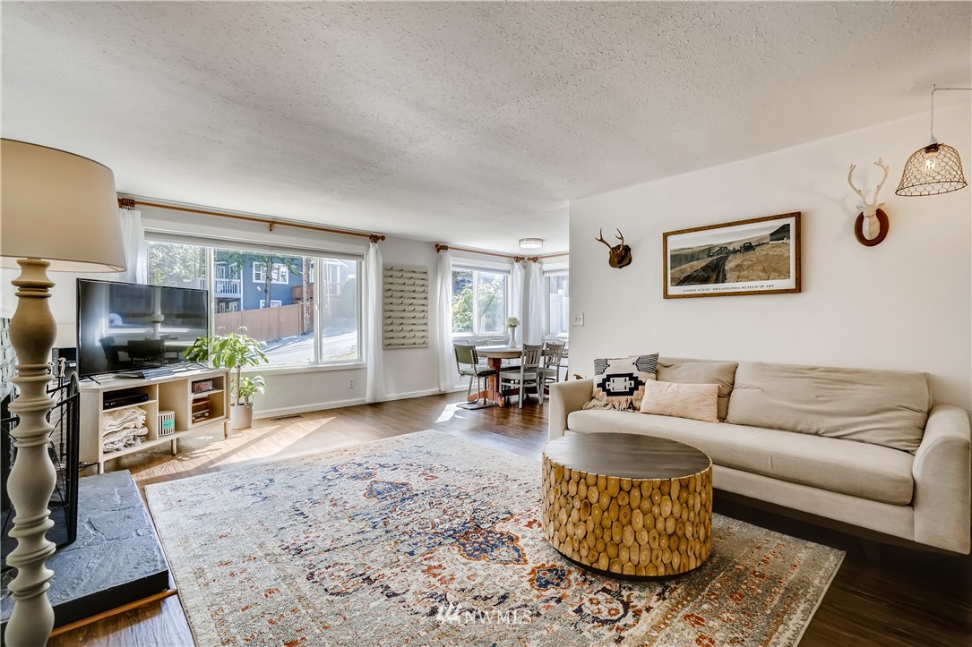 1910 Southwest Brandon Street Seattle, WA 98106 - Photo 5 of 27 Gallery Image 5