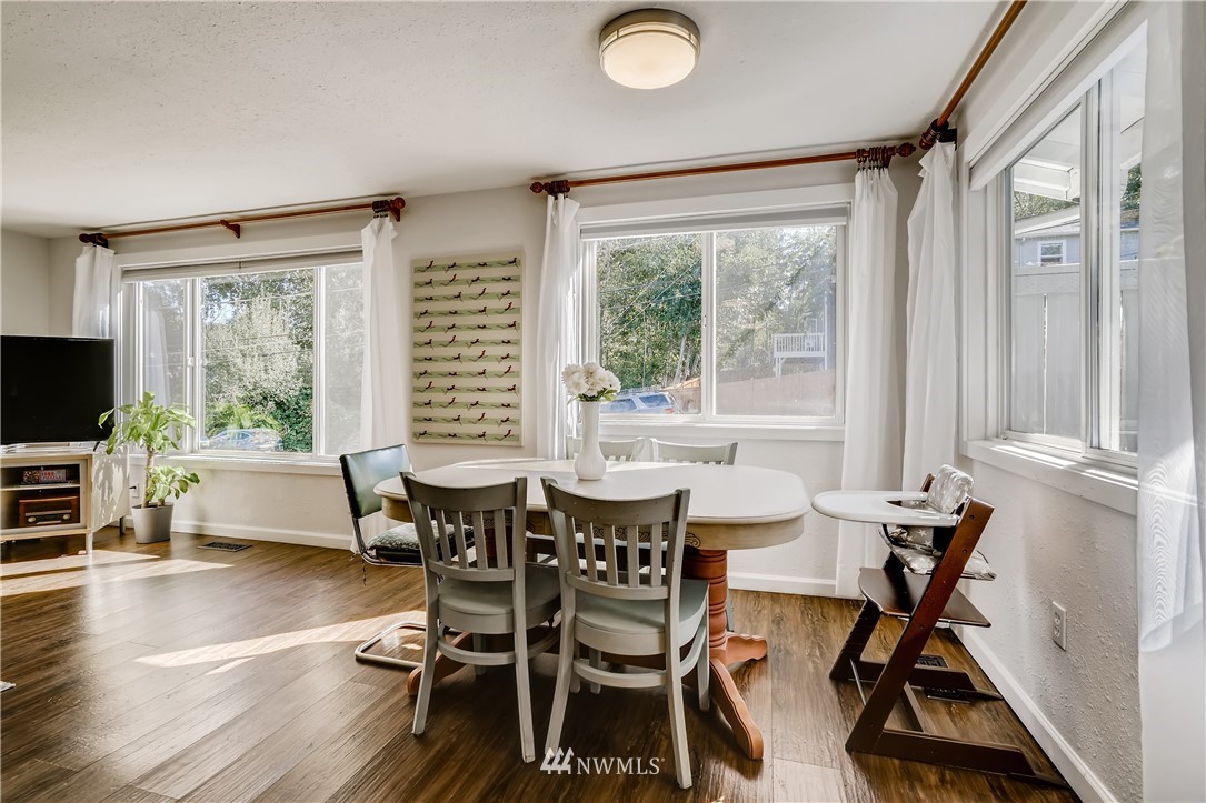 1910 Southwest Brandon Street Seattle, WA 98106 - Photo 9 of 27 Gallery Image 9