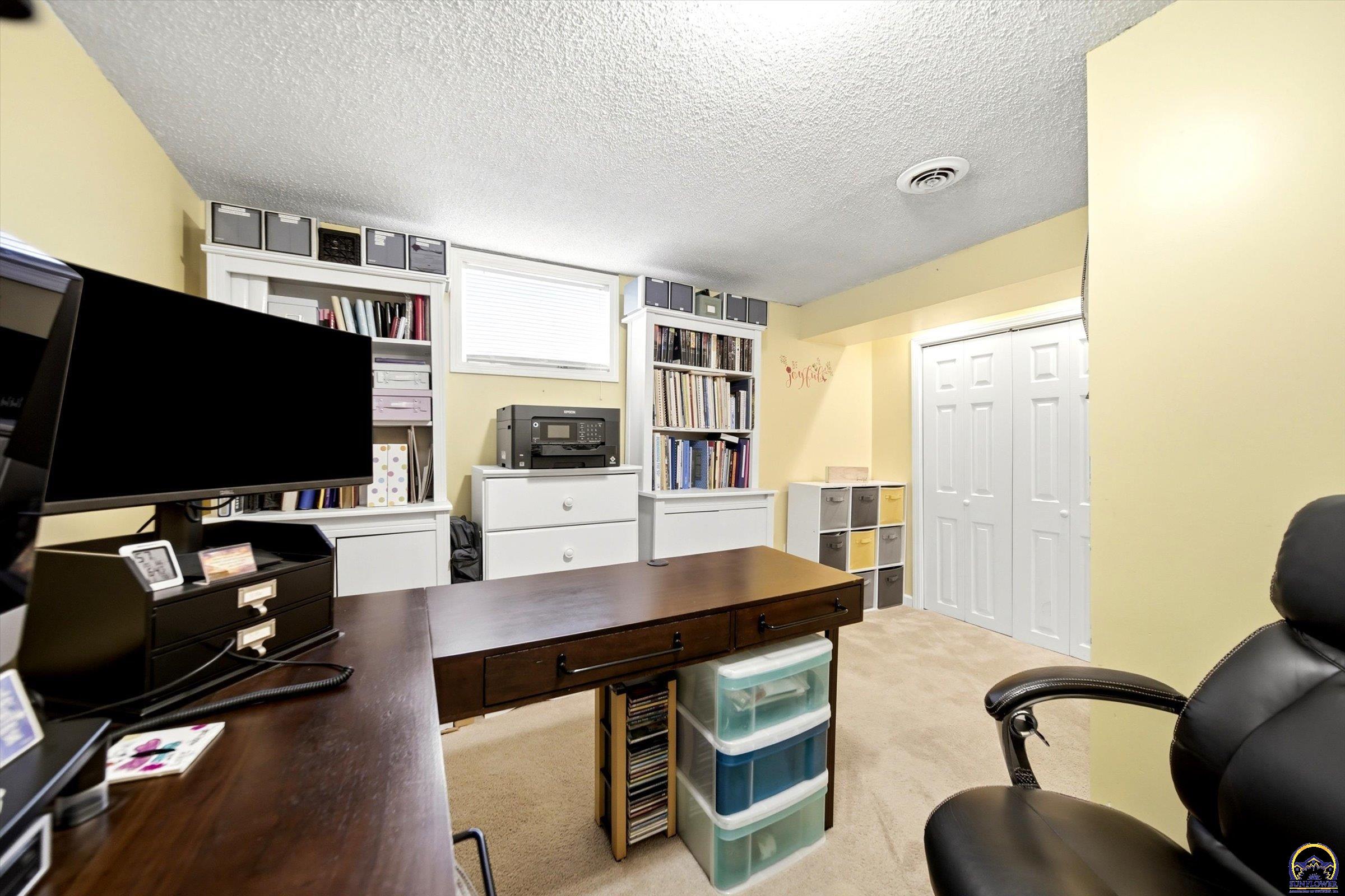 2543 Southwest Kent Street Topeka, KS 66614 - Photo 32 of 38