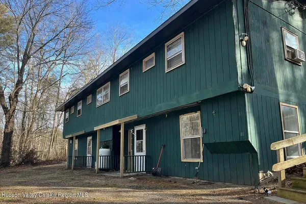 $1,150 | 143 Vedder Road, Unit 5, Catskill, NY 12414