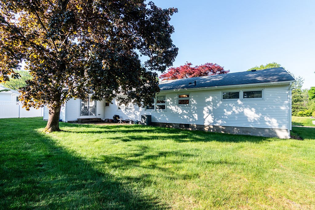64 Amherst Road Cranston, RI 02920 - Photo 3 of 25 Gallery Image 3
