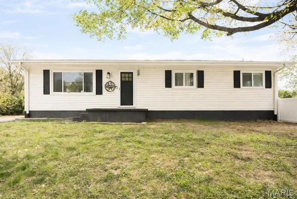 $225,000 | 111 Cedar Lane, Glen Carbon, IL 62034