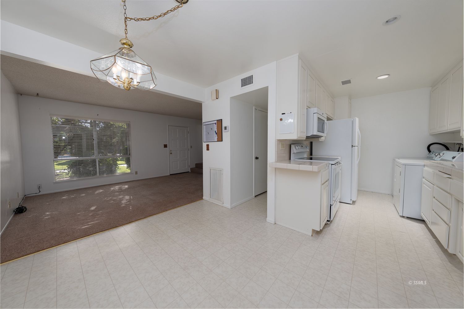 1036 Peg Street Ridgecrest, CA 93555 - Photo 10 of 32