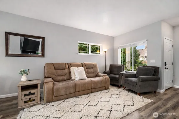 $375,000 | 333 5th Street Southeast, Unit 7, Puyallup, WA 98372