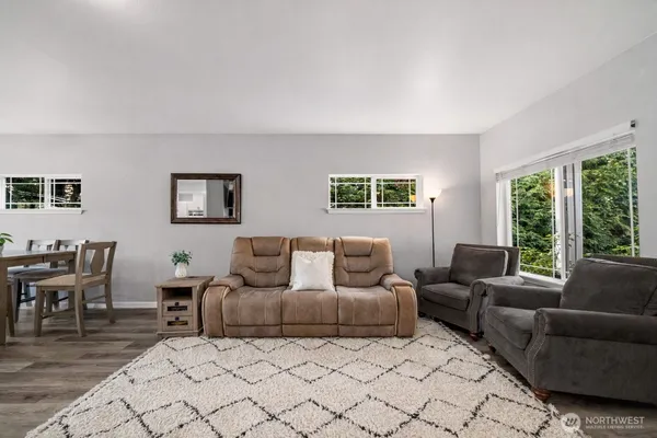 $375,000 | 333 5th Street Southeast, Unit 7, Puyallup, WA 98372