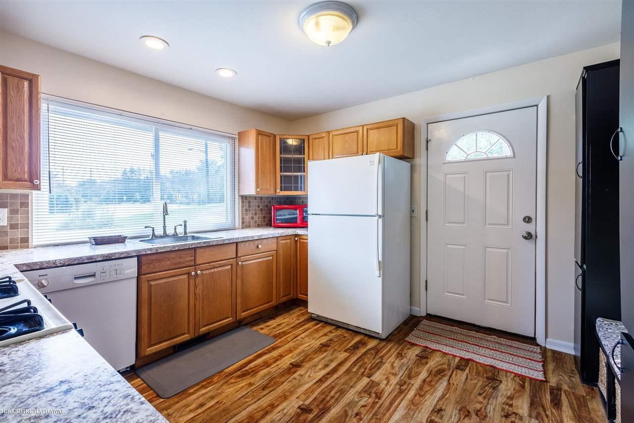 1025 Rochester Road Leonard, MI 48367 - Photo 7 of 23 50060110-6.JPG