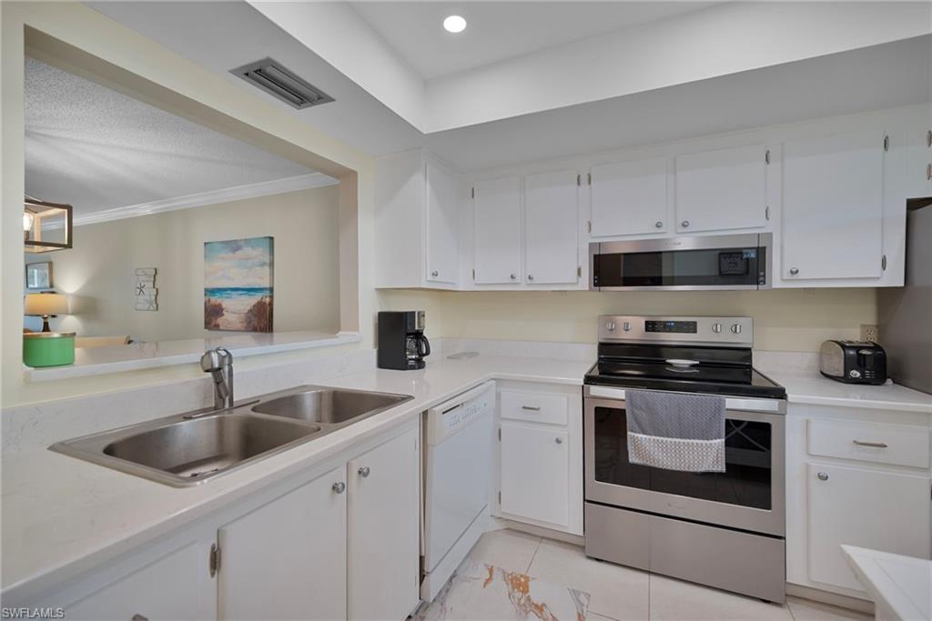 3150 Binnacle Drive, Unit 207 Naples, FL 34103 - Photo 4 of 15