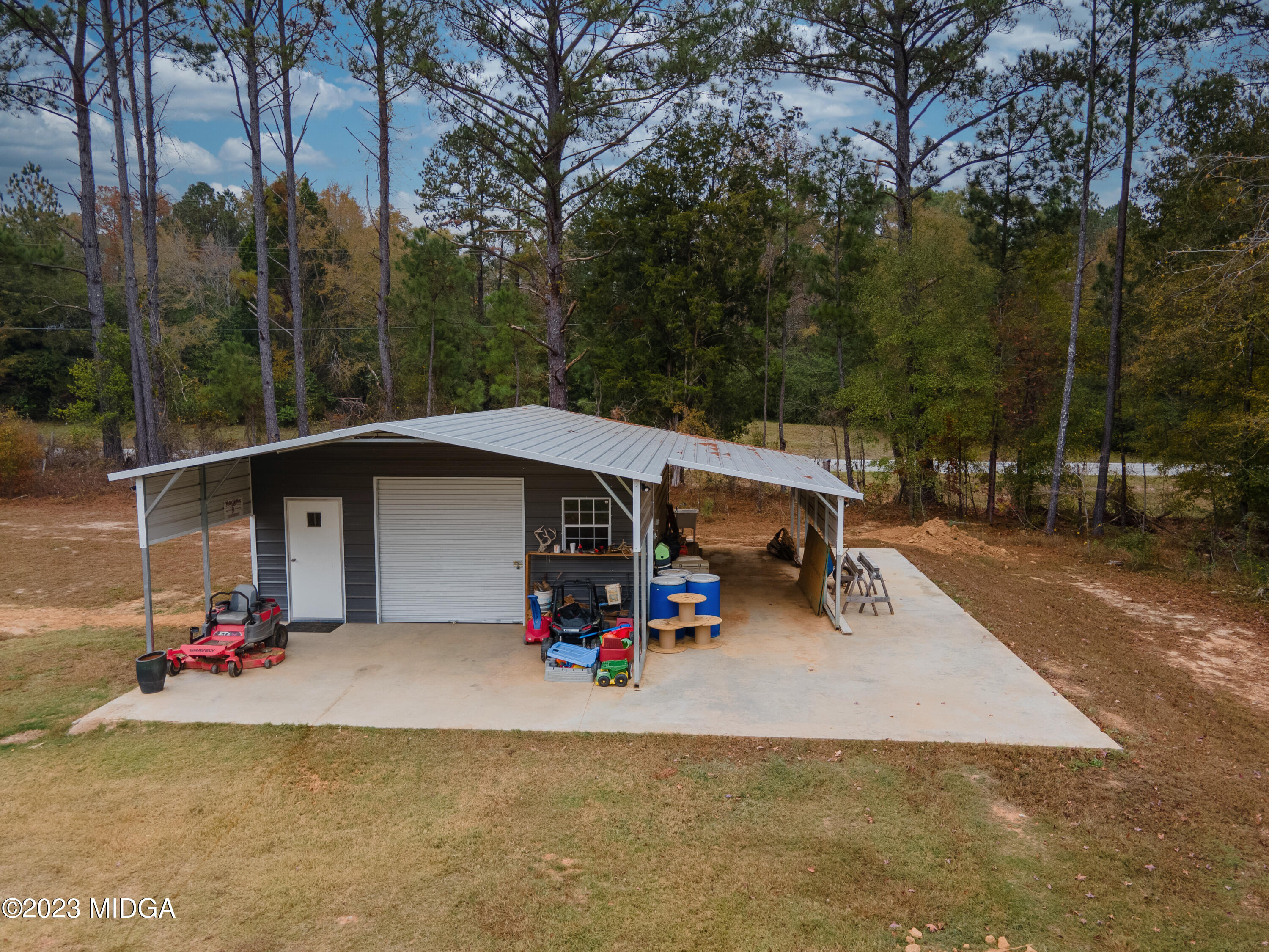 7370 Thomaston Road Macon, GA 31220 - Photo 69 of 81 a view of a car park
